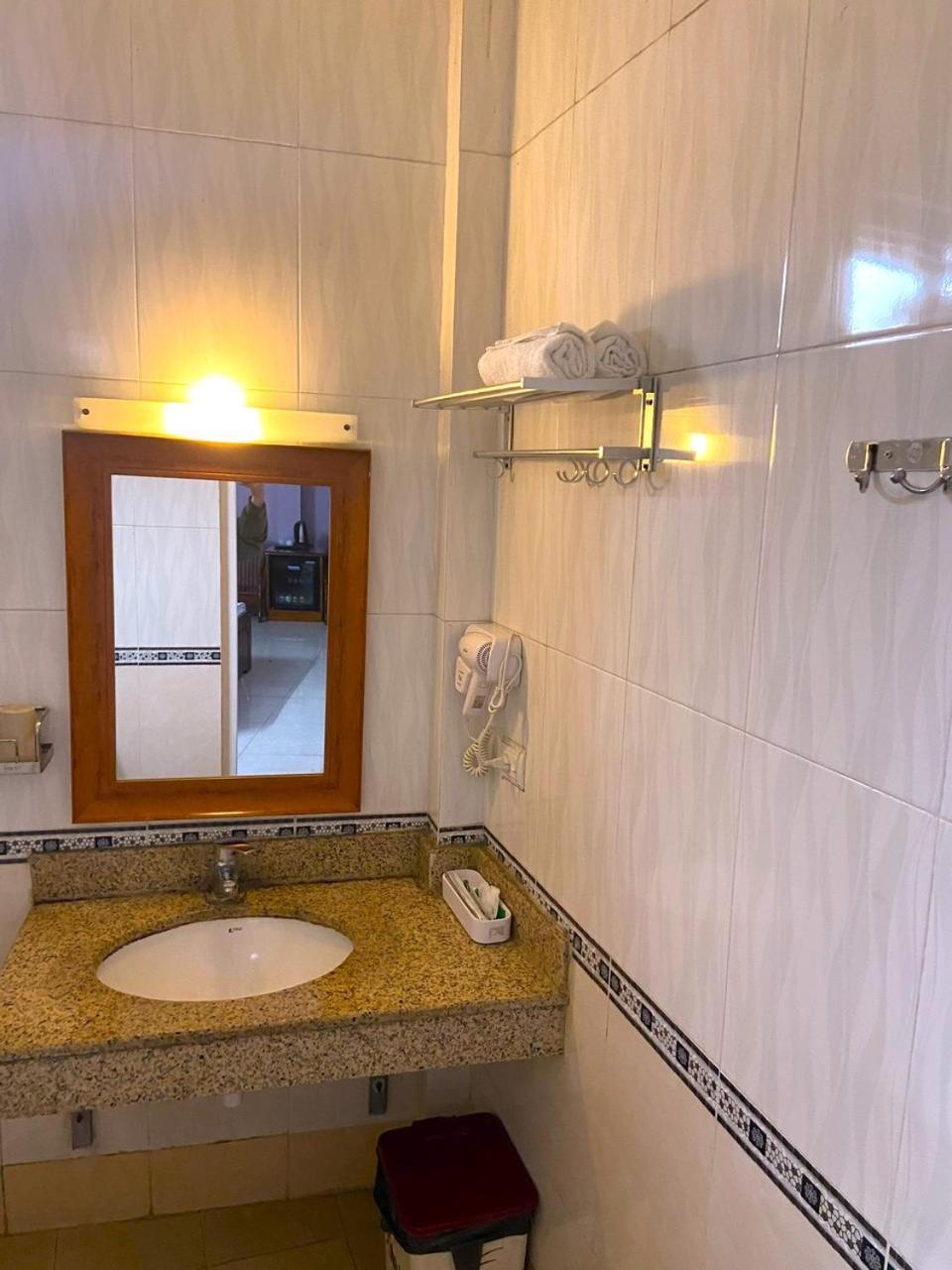 Hong Ha Airport Hotel Thach Loi Dış mekan fotoğraf